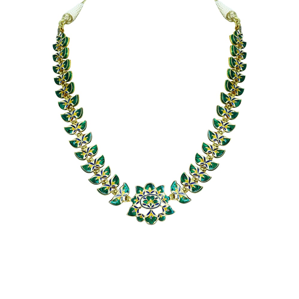 Ivory Polki Necklace with Floral Motif and Petal Design
